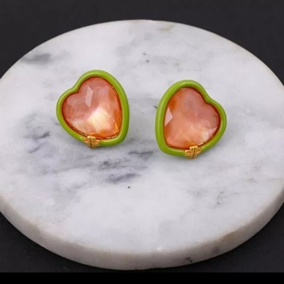❗️2/$50❗️TORY BURCH GREEN/PEACH HEART STUDS - Picture 3 of 6